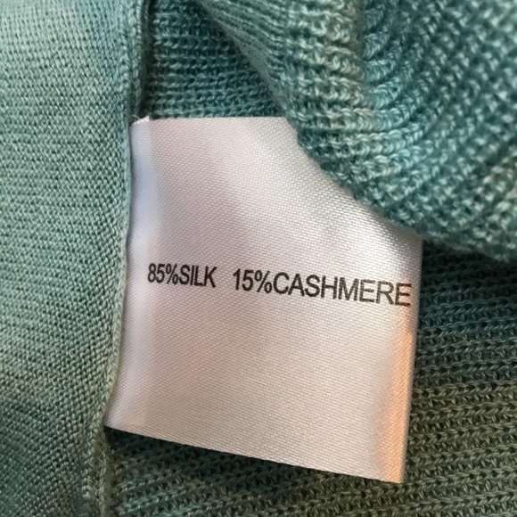 Madison de Papillon sweater top. - Picture 5 of 5